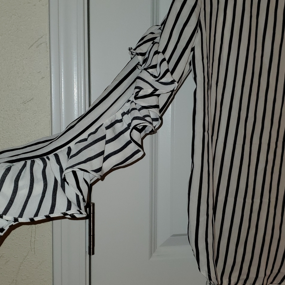 Blouse - Picture 8 of 8